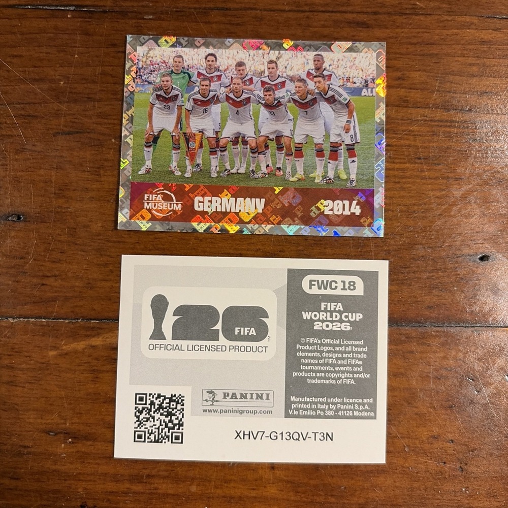 Panini‎ FIFA Museum Germany 2014 Team Picture Sticker FWC18 Hologram